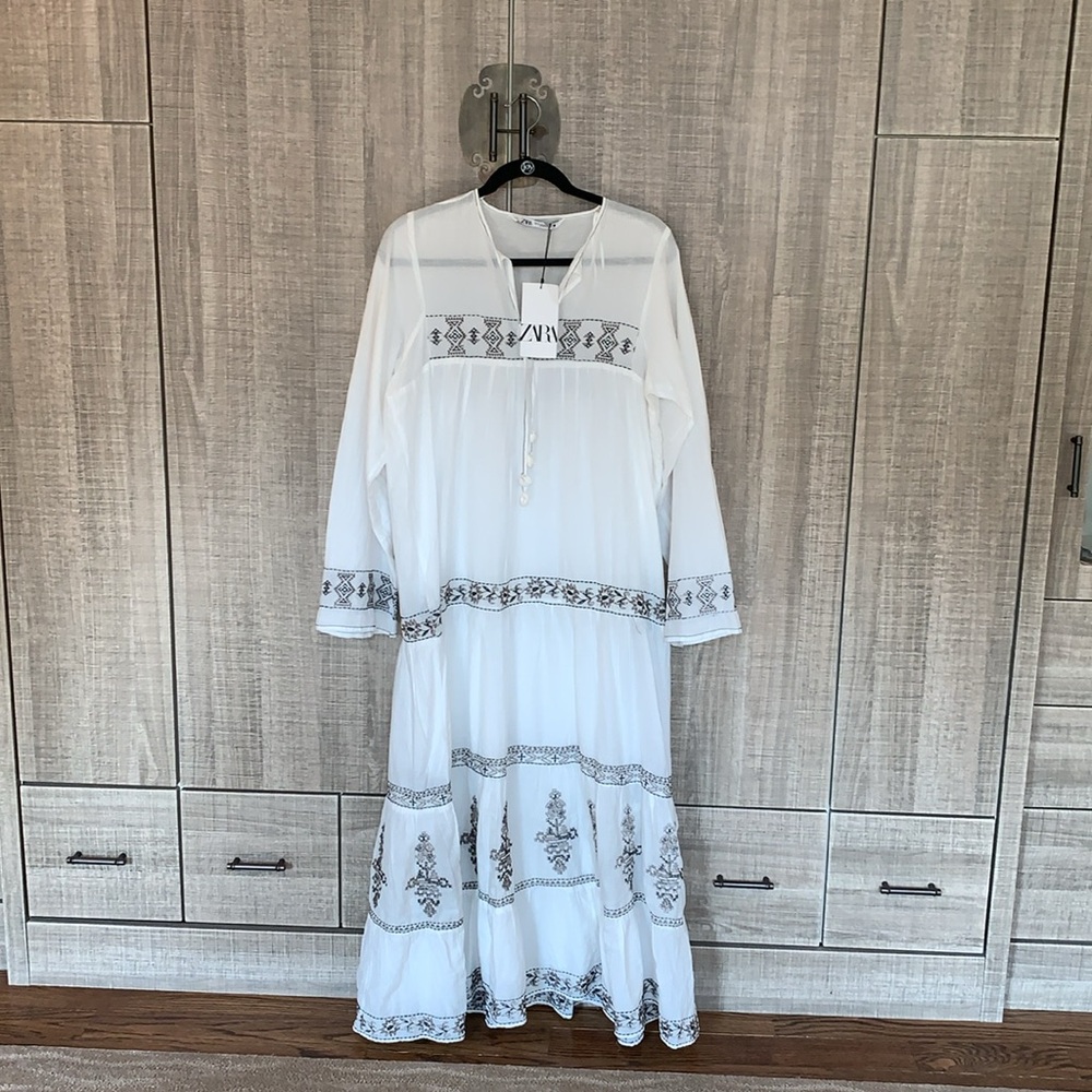 Zara‎ Embroidered Dress - Picture 17 of 17